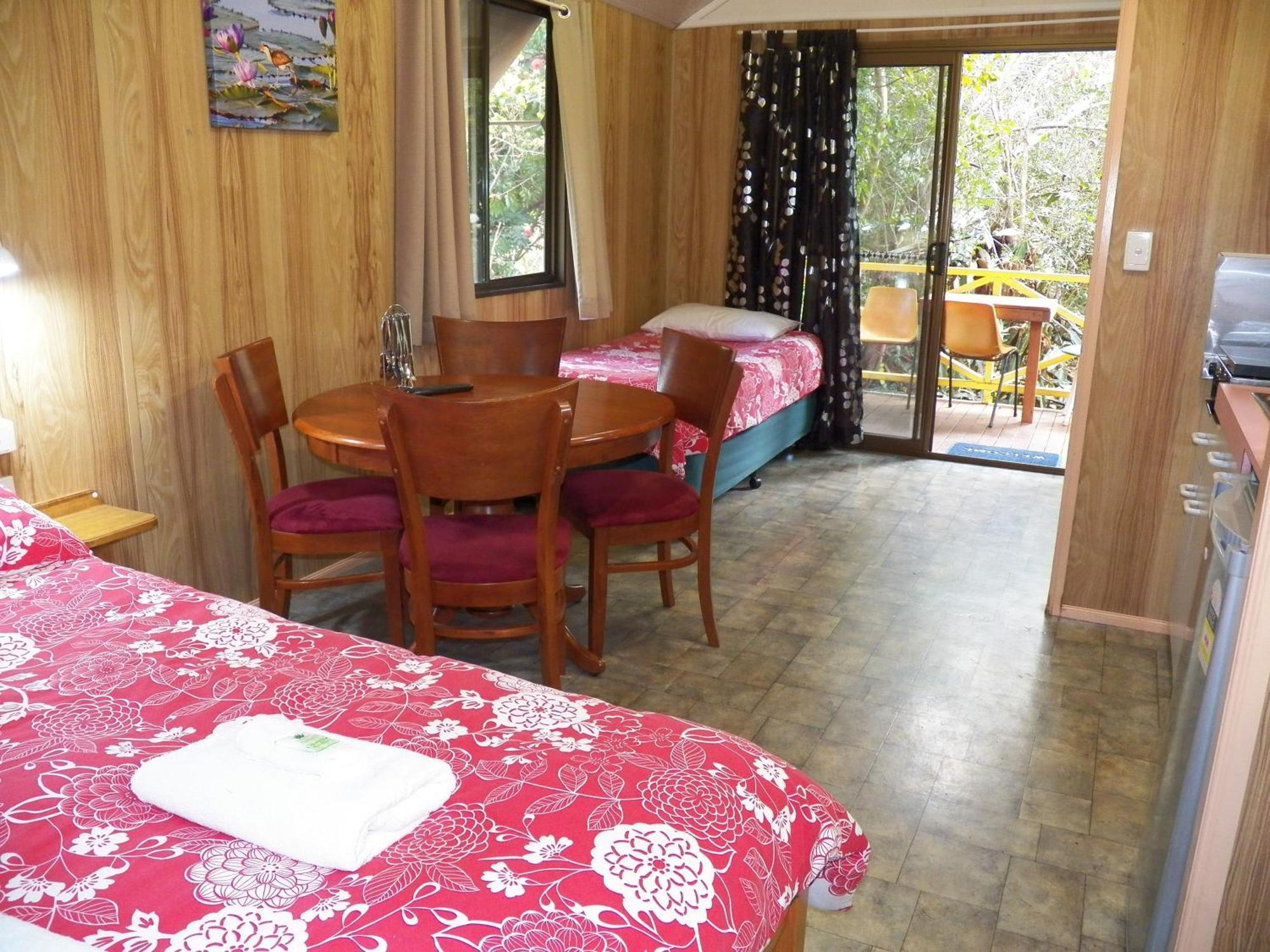 Lake Eacham Tourist Park & Cabins Szoba fotó