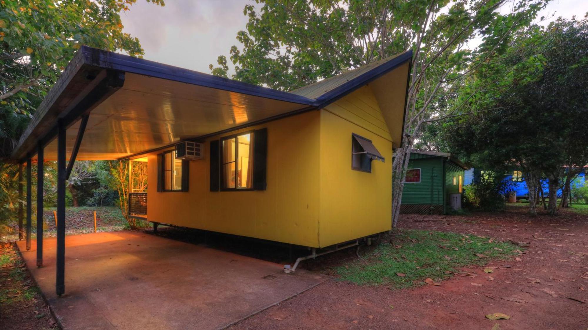 Lake Eacham Tourist Park & Cabins Kültér fotó