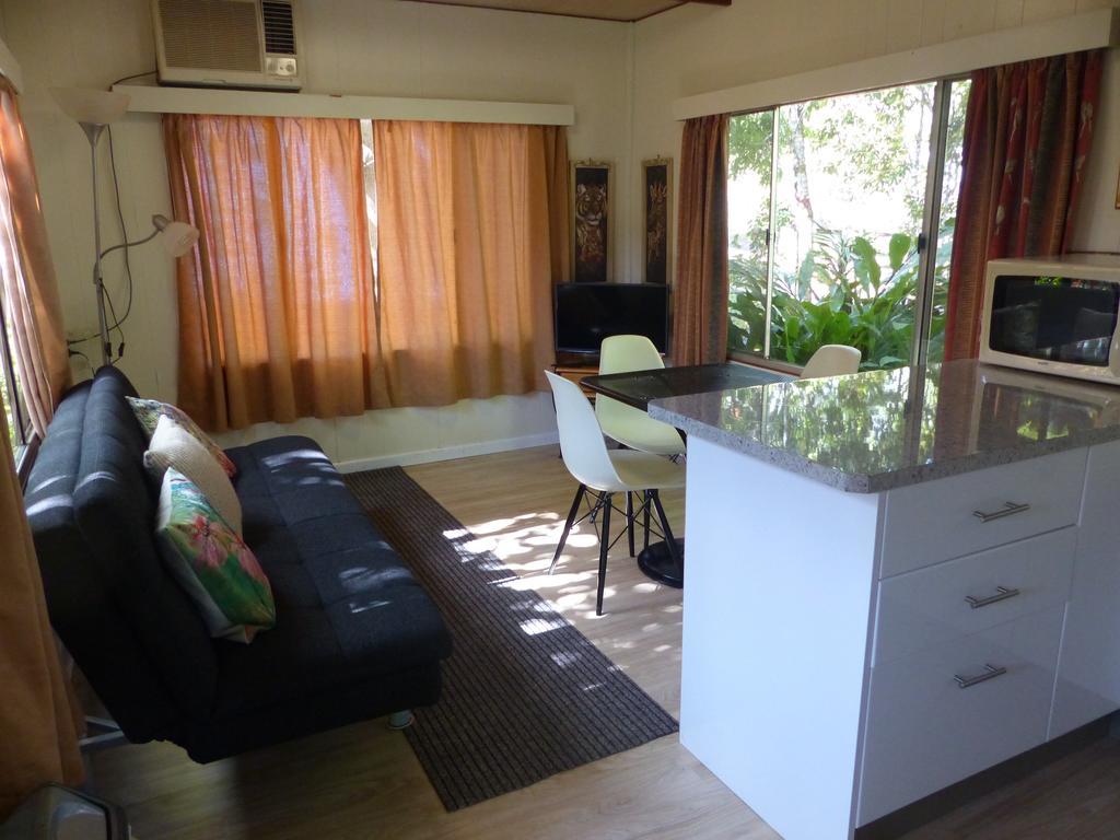 Lake Eacham Tourist Park & Cabins Kültér fotó