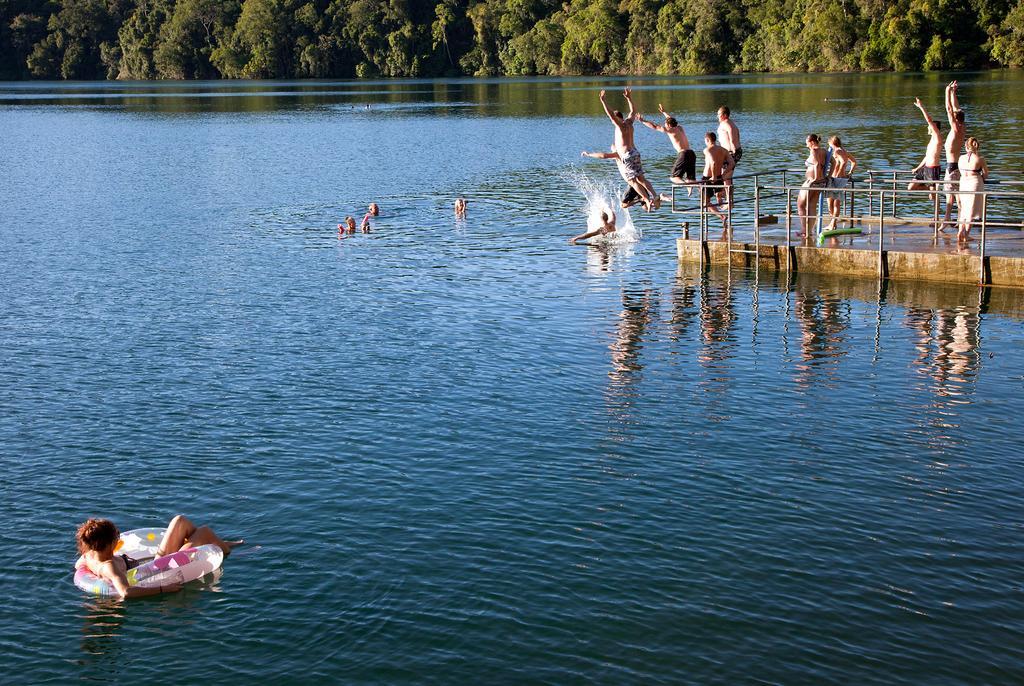 Lake Eacham Tourist Park & Cabins Kültér fotó