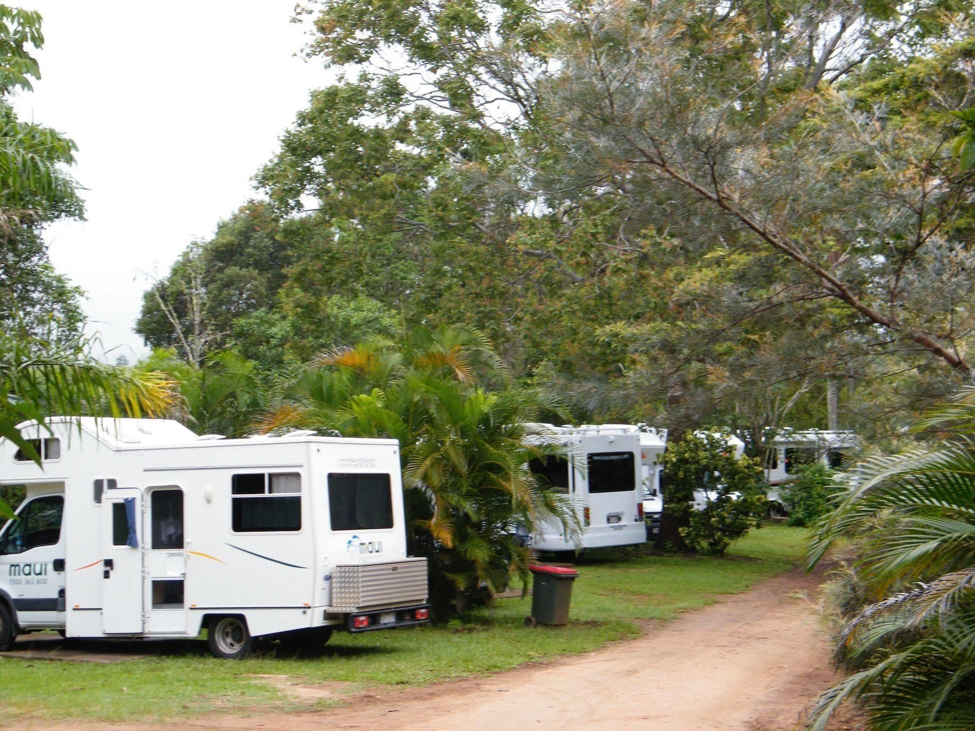 Lake Eacham Tourist Park & Cabins Kültér fotó